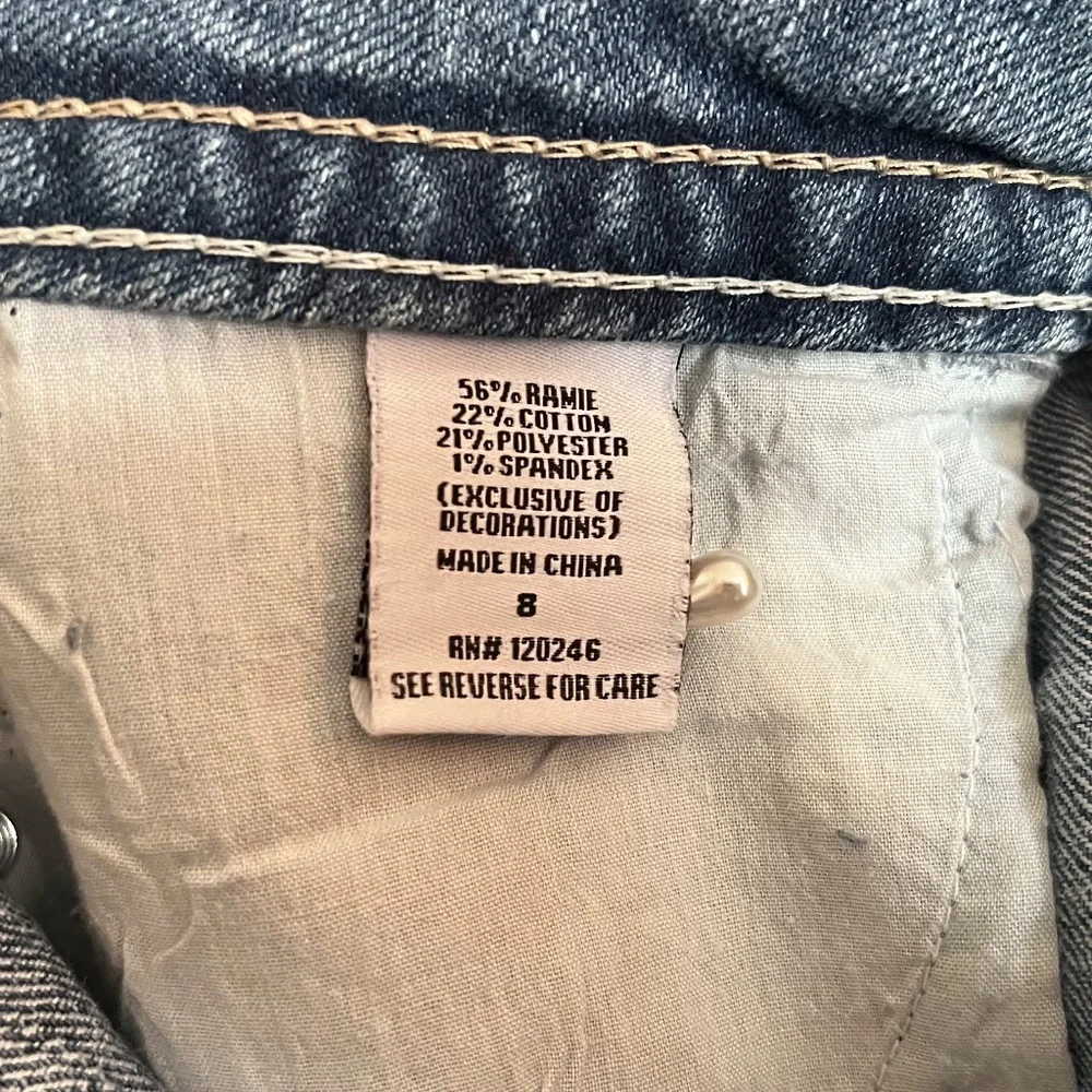 Wallflower Jean Shorts - Picture 4 of 4